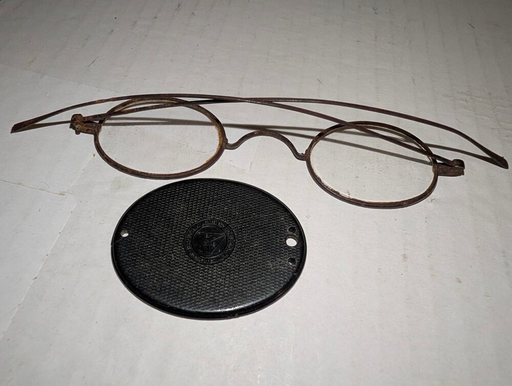 WWI Antique Wired Rimmed Spectacles Eye Glasses.